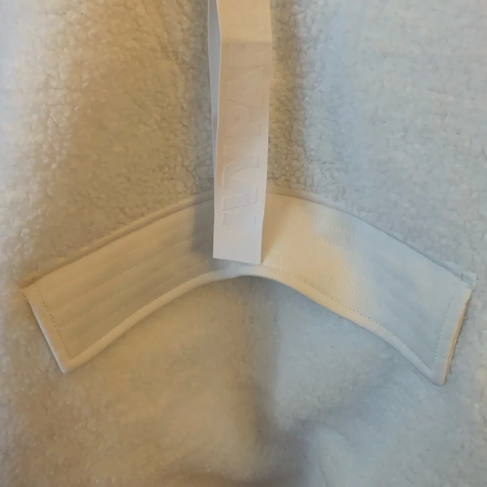 Brand New with tags Adidas x Ivy Park Originals heavy coat. - Picture 3 of 10